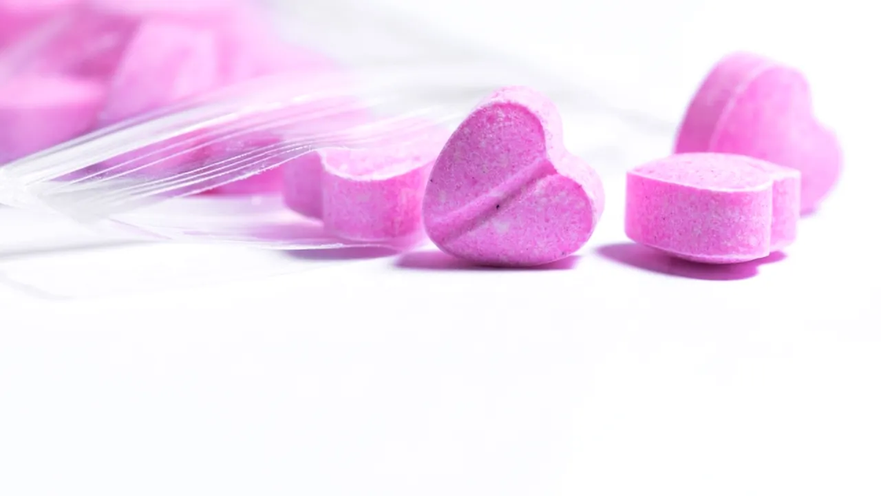 Cocaina roz sau „drogul bogatului”: efectele teribile ale drogului care a invadat Europa

