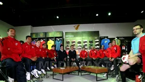 Jucători stelişti şi dinamovişti au inaugurat un magazin Nike