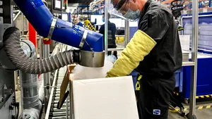 VIDEO Cum arată locul unde este produs vaccinul. Oficialii UE au vizitat fabrica unde Pfizer face vaccinul COVID-19