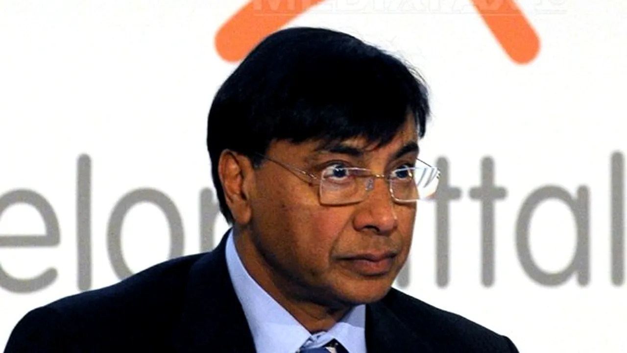 Preşedintele Franţei îl ameninţă pe şeful ArcelorMittal cu naţionalizarea unor operaţiuni