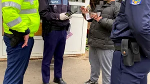 Razie a poliţiştilor în Bucureşti. Amenzile date celor prinşi fără mască pe stradă, în doar trei ore