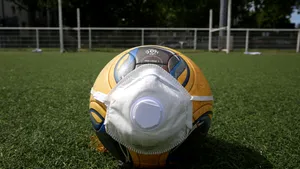 Fotbalist înapoi pe teren, după ce a fost în comă, bolnav de coronavirus. Medic: 