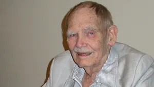 Scriitorul de romane SF Frederik Pohl a murit la vârsta de 93 de ani