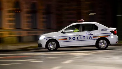 SOCIAL Doi tineri au murit pe o șosea din Ilfov în prima zi de Paște. Mașina în care se aflau a lovit un copac și s-a răsturnat