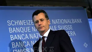 Preşedintele demisionar al Băncii Naţionale a Elveţiei va fi plătit încă 12 luni