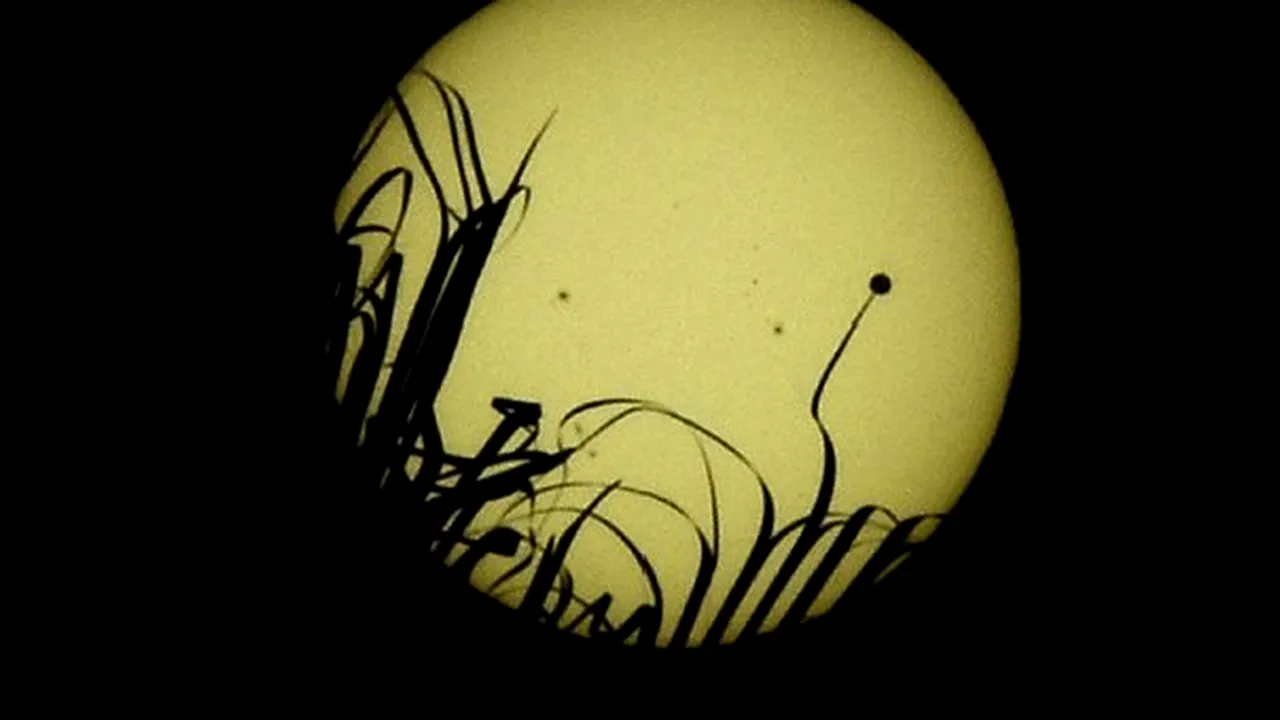GALERIE FOTO: Cum s-a văzut TRECEREA planetei VENUS prin faţa Soarelui