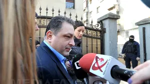 Vanghelie l-a ajutat pe Marin Dumitru să obţină contracte de două miliarde lei cu primăria. TRASEUL 