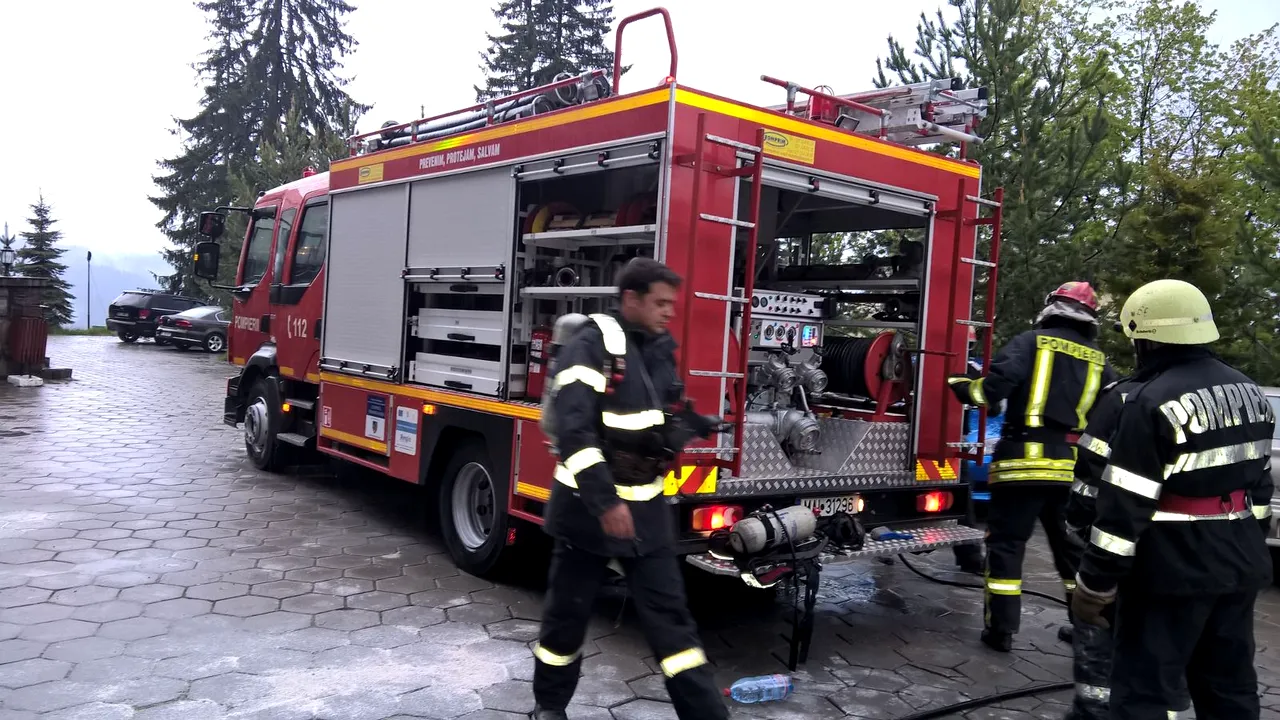 Intervenţie a ISU Argeş în cazul unui cetăţean ceh care a sărit din maşina care se răsturna 