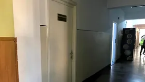 Metoda total greşită prin care angajaţii unei primării din Olt se protejează de gripă: „Nu-i ajută cu nimic”