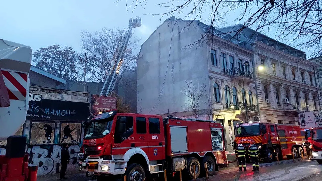 ISU: Hotelul la care a izbucnit incendiul din Capitală nu are autorizaţie de securitate la incendiu
