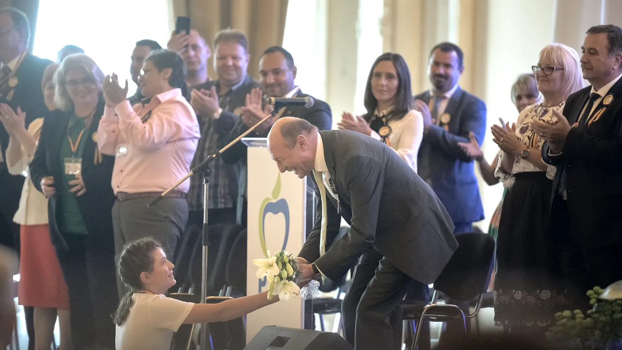 Cum a arătat ULTIMA zi în funcţia de lider politic a lui Traian Băsescu - FOTO