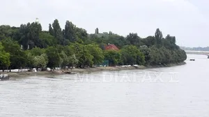 INUNDAŢIILE din Europa: Nivelul Dunării a depăşit două recorduri istorice în vestul Ungariei. Nivelul maxim, aşteptat luni la Budapesta