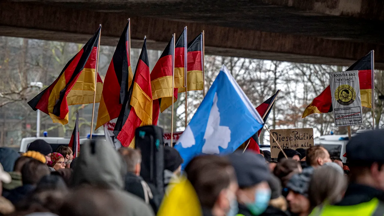 Protest masiv într-un oraş din Germania faţă de măsurile anti-COVID