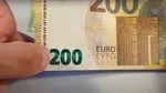 Bancnote false de 200 de euro schimbate de o femeie la diverse case de schimb din Dâmbovița