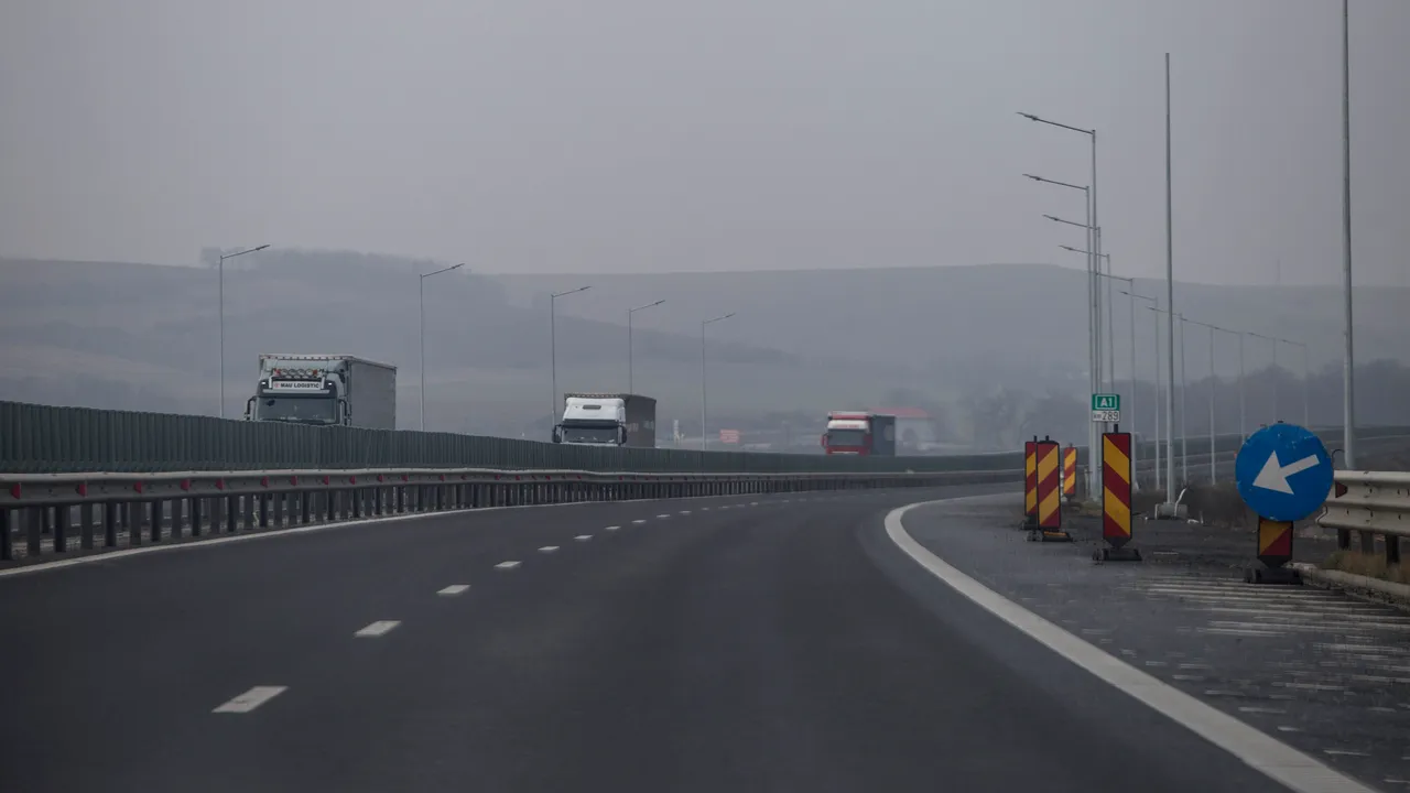 Avertizare Infotrafic: Viscol pe autostrada Deva-Sibiu. Zonele în care vizibilitatea a scăzut sub 100 de metri