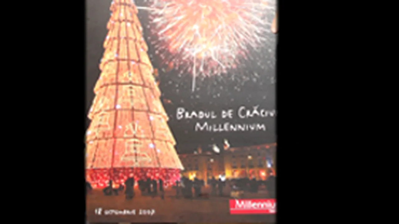 Cel mai înalt brad de Crăciun din Europa, împodobit la Bucureşti