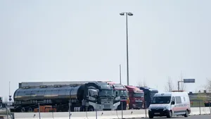 Trafic intens pentru camioane la mai multe puncte de frontieră în prima zi de Crăciun. Timpi de așteptare de până la două ore