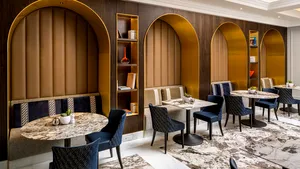 Café Athénée îşi redeschide porţile cu stil, rafinament şi gusturi alese