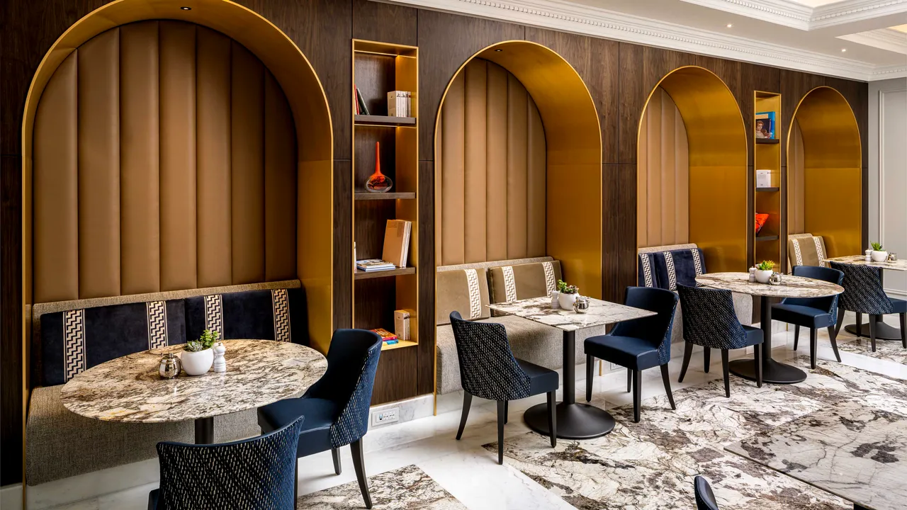 Café Athénée îşi redeschide porţile cu stil, rafinament şi gusturi alese