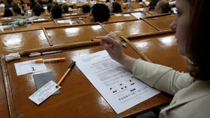 Universităţile şcolarizează studenţi fără acoperire legală