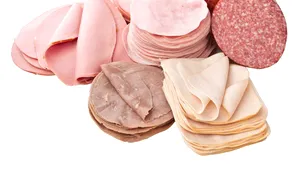 ALIMENTELE-PERICOL: De ce trebuie evitate pâinea albă, mezelurile şi băuturile energizante