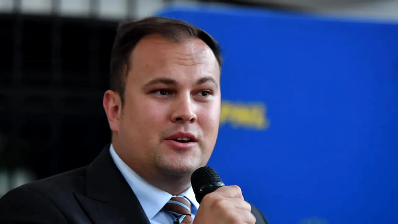 Secretarul general al Tineretului Naţional Liberal, demis din funcţie - surse