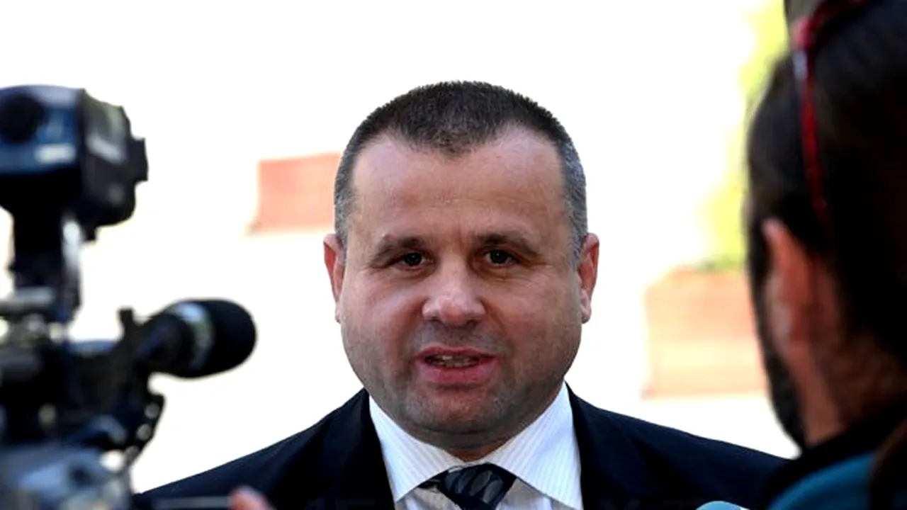 Botiş l-a demis pe şeful Agenţiei Naţionale de Prestaţii Sociale, deoarece nu i-a prezentat date privind indemnizaţia mamelor