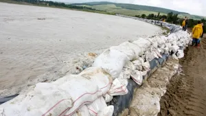 Ajutoarele pentru populaţia sinistrată au ajuns în 19 localităţi sucevene