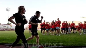 Şova, după ce a alergat alături de Szabo: Trebuia chemat cineva care să alerge cu doamna Udrea în braţe - FOTO