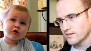 Interviu cu un copil de un an. Ce spune bebeluşul despre viaţa cu mama lui şi terorism - VIDEO