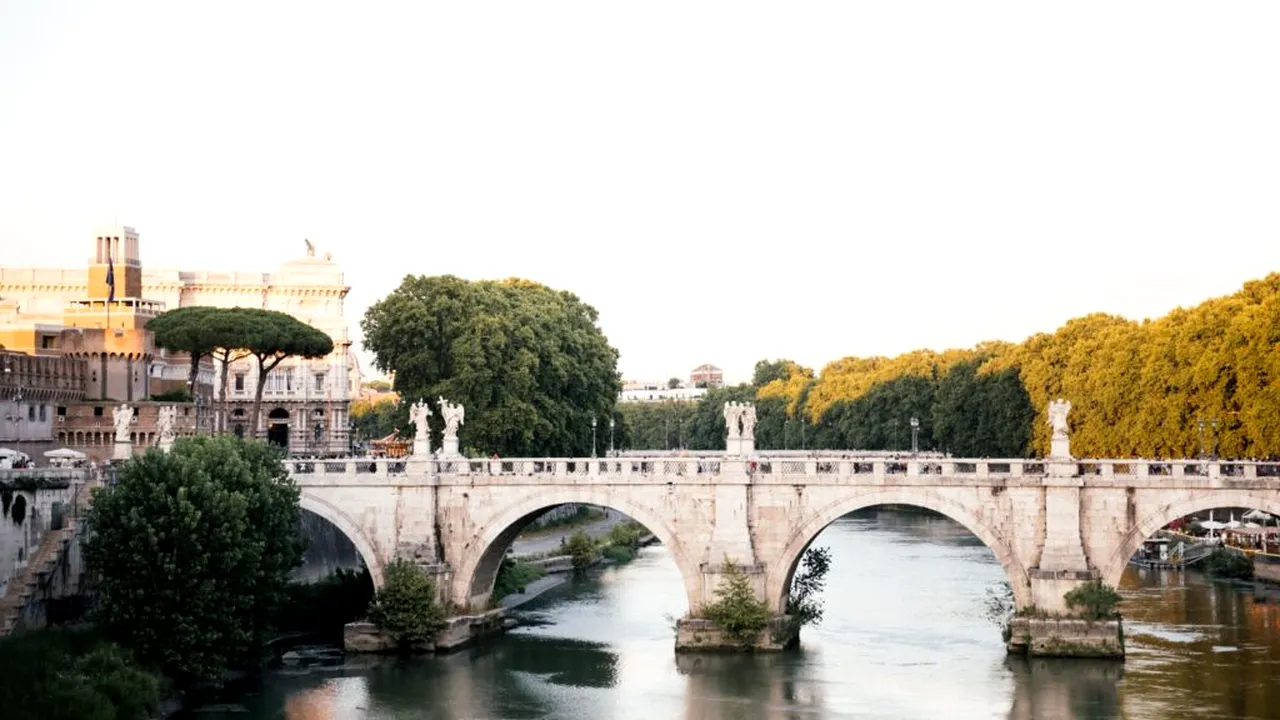 Un pod istoric din Roma, vandalizat la doar un an după ce a fost restaurat cu 600.000 de euro