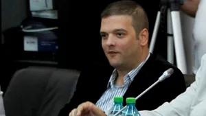 Mita de 50.000 lei pentru şeful CJ Buzău Cristinel Bîgiu, trimisă într-o cutie de whisky. Intermediarul banilor, un consilier judeţean. INTERCEPTĂRILE procurorilor - FOTO