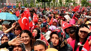 Parlamentul European, îngrijorat de situaţia democraţiei şi a drepturilor fundamentale în Turcia