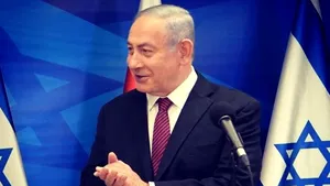 COMENTARIU Lelia Munteanu | Darurile lui Bibi. Ungaria şi Cehia - printre miluiţi