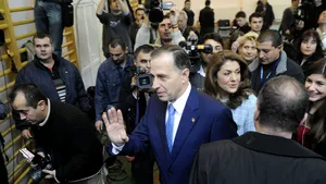 Geoană şi Patriciu s-au întâlnit la aceeaşi secţie de vot din cartierul Primăverii
