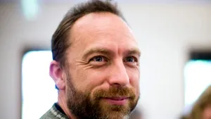 Jimmy Wales, fondatorul Wikipedia, a venit în România: Wikipedia nu se termină niciodată - VIDEO