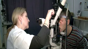 GALERIE FOTO Un telefon le-a schimbat viaţa. Doi tineri au fost primii din ţară care au făcut transplant de cornee în 2017