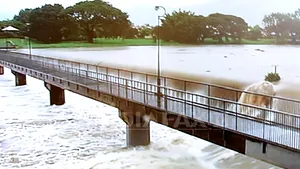 Cel puţin două tornade au afectat mai multe ţinuturi în statele americane Missouri şi Arkansas