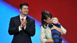 Echipa lui John McCain o susţine pe Sarah Palin, după informaţii privind presupusa sa infidelitate
