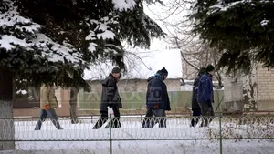 Prizonieri ucraineni, obligaţi să defileze în faţa unei mulţimi furioase la Doneţk