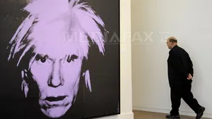 Opere de Andy Warhol, vândute la licitaţie online cu 2,3 milioane de dolari - FOTO
