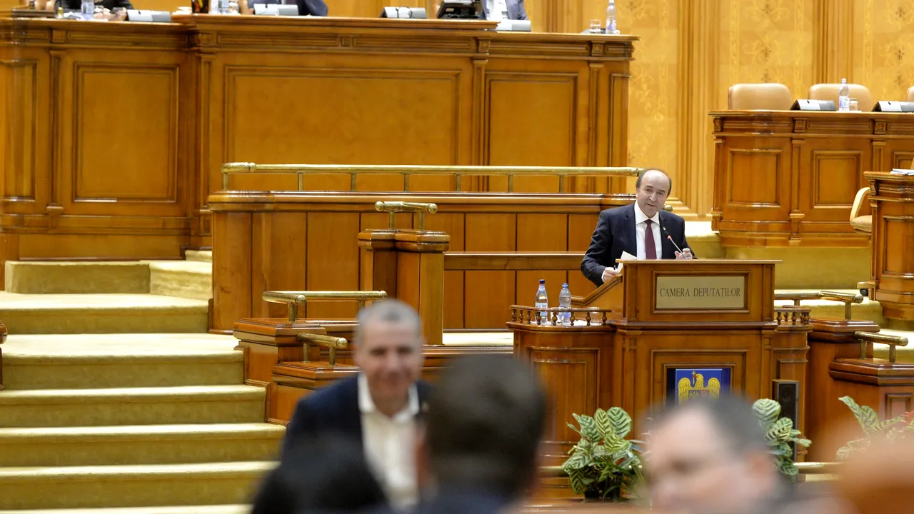 Deputaţii votează miercuri moţiunea la adresa lui Toader. UDMR nu îl susţine pe ministrul Justiţiei