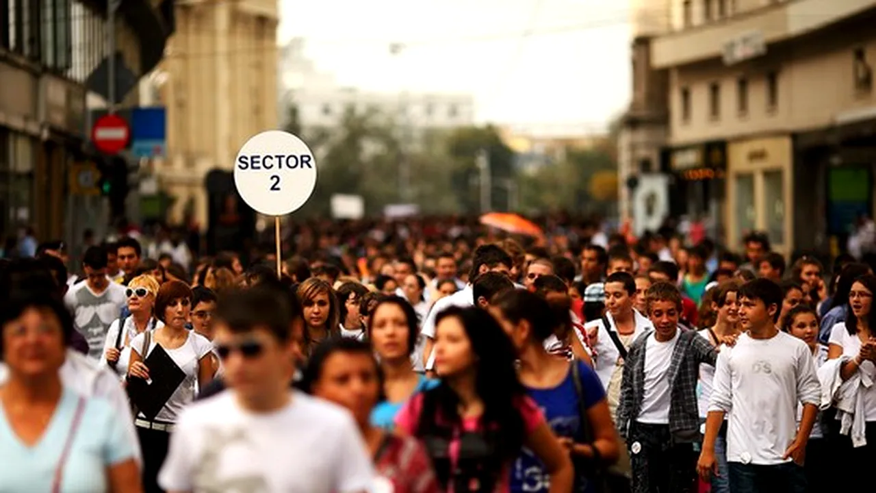 Adolescenţii aşteaptă „instrucţiuni” când vine vorba despre relaţii. S-a lansat Ghidul online “Relaţii sănătoase”, pentru elevi, părinţi şi profesori