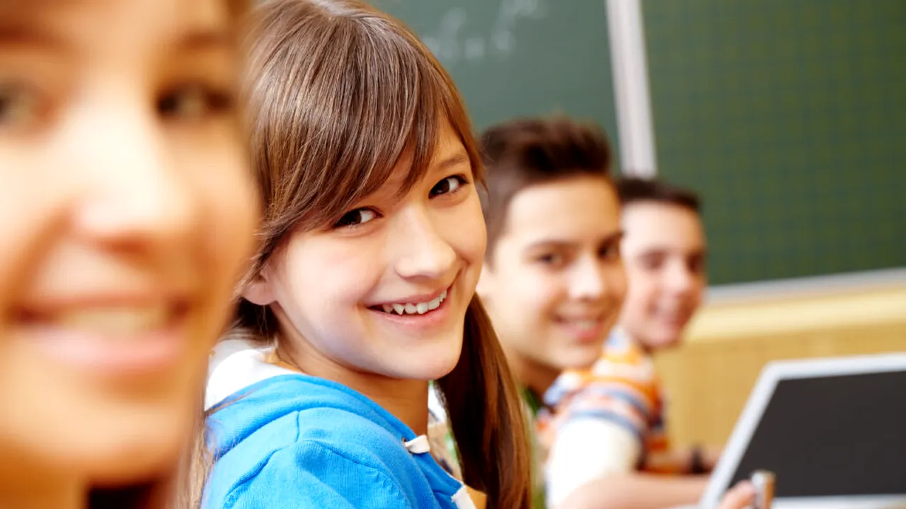 AI în clase, psiholog gratuit și detectoare de metale: noul an școlar vine cu reguli fără precedent