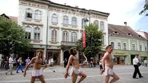 Festivalul de Teatru de la Sibiu: Reprezentaţiile de stradă au atras mii de spectatori, în fiecare zi - FOTO