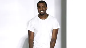 Kanye West şi-a prezentat prima sa colecţie de modă, la Paris