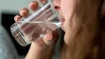 Sfaturi de hidratare în mijlocul valurilor de căldură periculoase: Consumă apă înainte ca setea să apară
