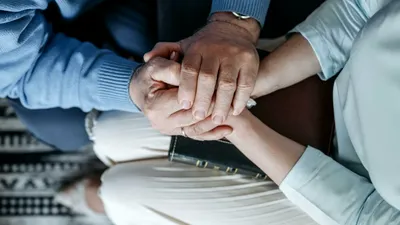 PSIHOLOGIE Psihologii dezvăluie gestul care te dă de gol când minți