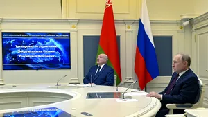 Putin supervizează exerciţiile militare alături de Lukaşenko. SUA avertizează că forţele ruse sunt pregătite să lovească Ucraina