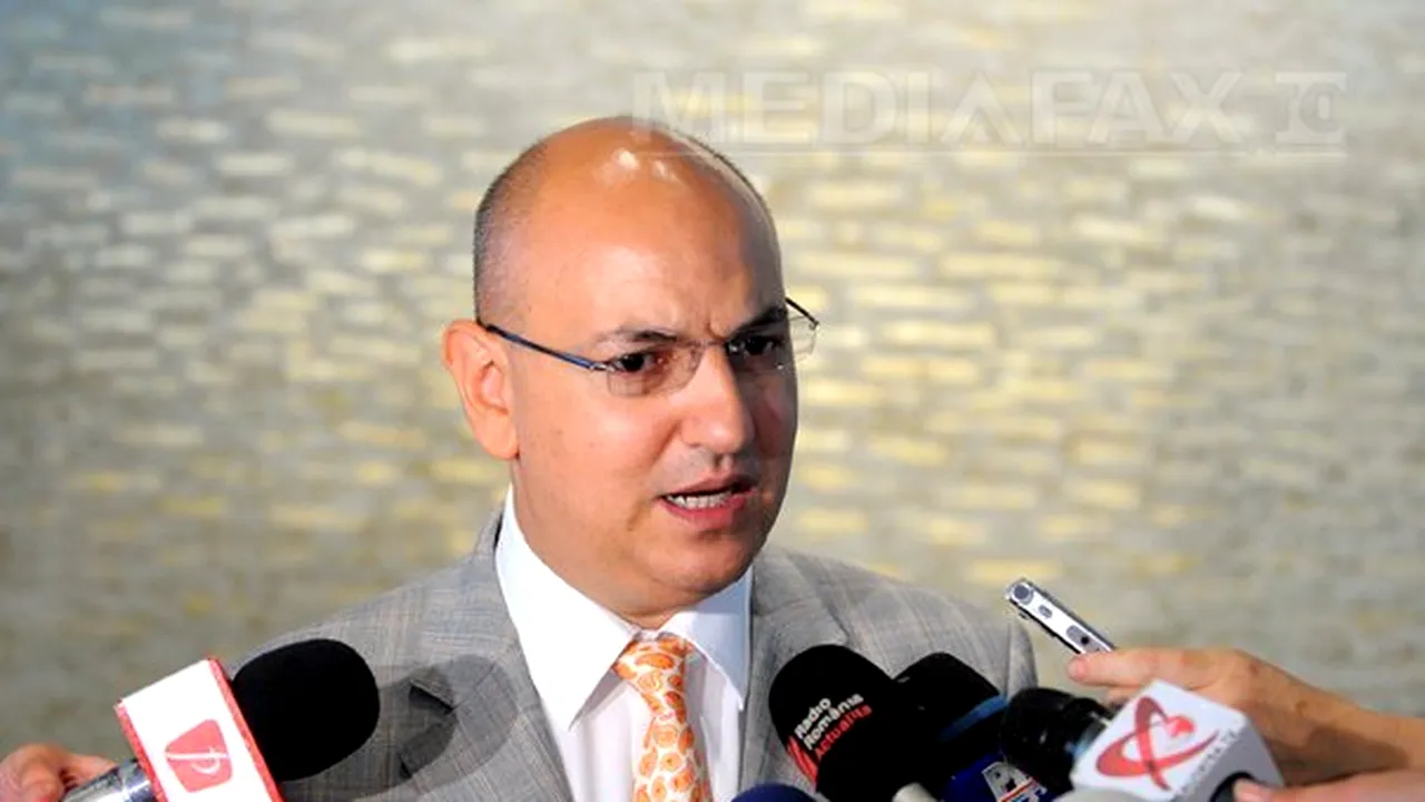 Lucian Duţă: Mulţumesc mamei domnului Ponta că l-a convins să finalizeze cardul de sănătate